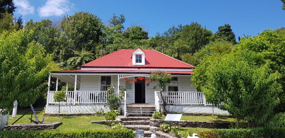 RE ROOF FAULKNER HOUSE AFTER v2